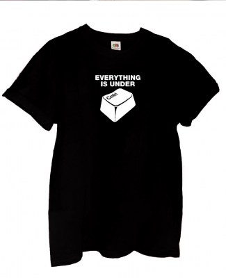 Boyfriend T-shirt FRUIT OF THE LOOM Everything is under Ctrl σε μαύρο χρώμα.